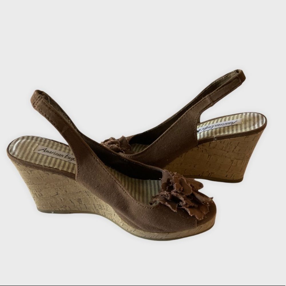 American Eagle Brown Flower Canvas Slingback Cork Wedge - Picture 4 of 6